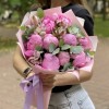 Букет из 9 пионов Флеминг с альстромерией